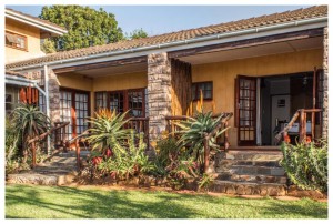  Vacation Hub International | Leopards and Louries Bush Lodge Lobby