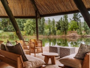  Vacation Hub International | Worlds Apart - River Front Guest Farm & Camping Lobby