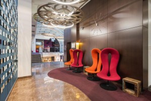  Vacation Hub International | Ikonik Parlament Lobby