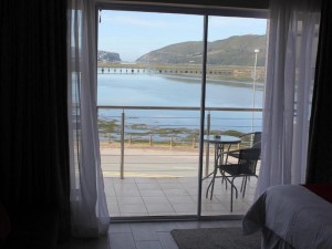  Vacation Hub International | Phoenix Lodge and Waterside Accommodation Lobby