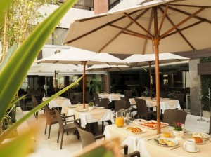  Vacation Hub International | Hotel Marbella Lobby