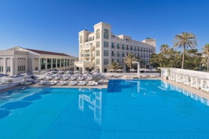  Vacation Hub International | Las Arenas Balneario Resort Lobby