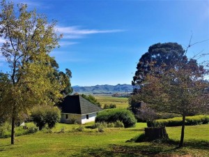  Vacation Hub International | Pear Tree Cottage-Underberg Lobby