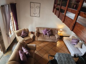  Vacation Hub International | Six Valk Avenue Guest House Lobby