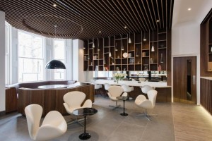  Vacation Hub International | Mowbray Court Hotel Lobby
