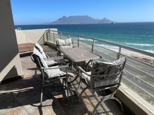  Vacation Hub International | Beach penthouse-style living,self checkin,king beds Lobby