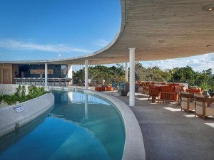  Vacation Hub International | Hilton Garden Inn Cancun Airport Lobby