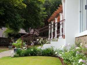  Vacation Hub International | Gentle Breeze Retreat Lobby