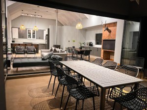  Vacation Hub International | Highland Gate Range View Lobby