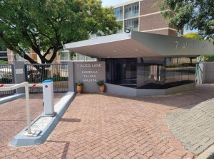  Vacation Hub International | Walk frm Mandela Square, Sandton City and Gautrain Lobby