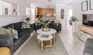  Vacation Hub International | Casa Bella Stellenbosch - Jan Cats No 4 Lobby
