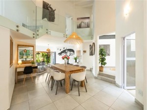 Vacation Hub International | Oceans Paradise Lobby