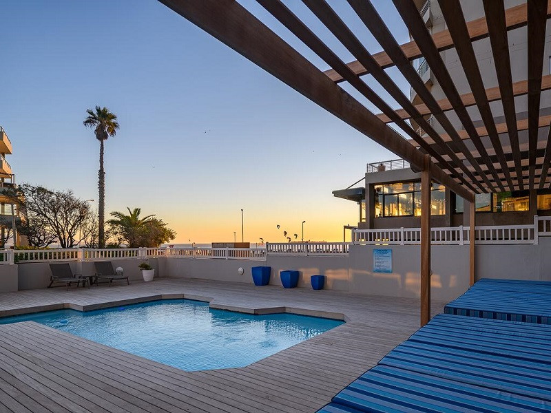 Vacation Hub International - VHI - Table View Cabanas