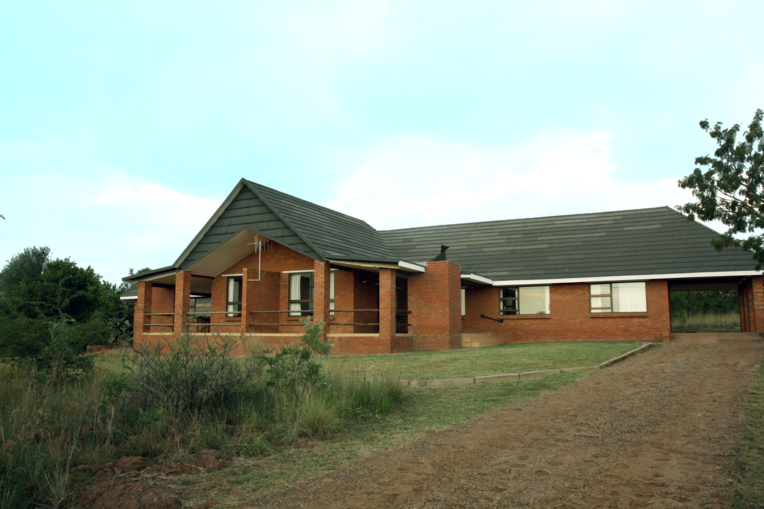Vacation Hub International - VHI - Monateng Safari Lodge