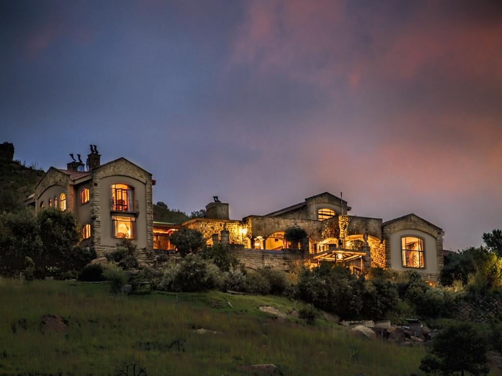 Vacation Hub International - VHI - Wild Horses Lodge
