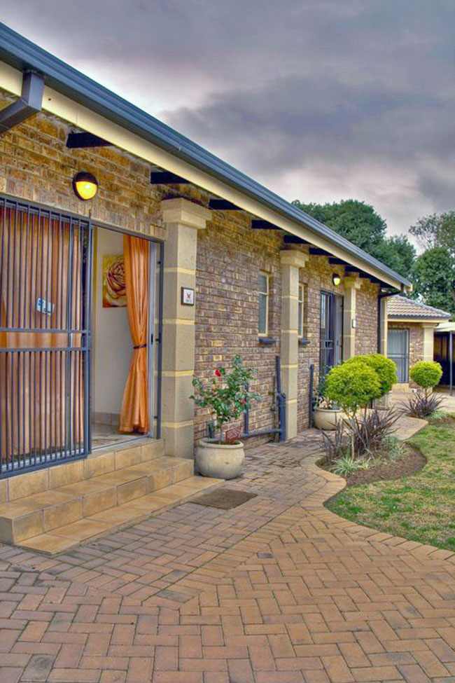 Vacation Hub International - VHI - Pillars Accommodation Self Catering Cottages