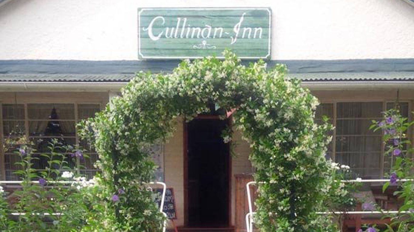 Vacation Hub International - VHI - Cullinan Diamond Inn