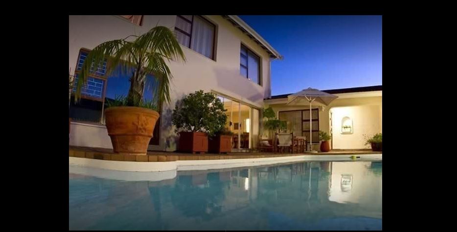 Vacation Hub International - VHI - Four Pines Lodge