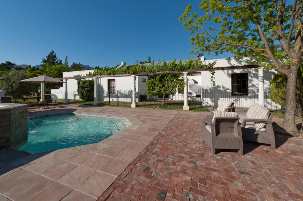 Vacation Hub International - VHI - La Galiniere Guest Cottages