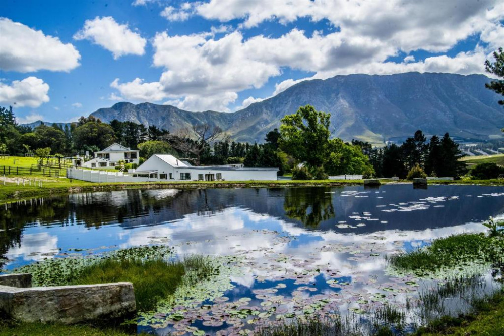 Vacation Hub International - VHI - High Season Farm Luxury Cottages