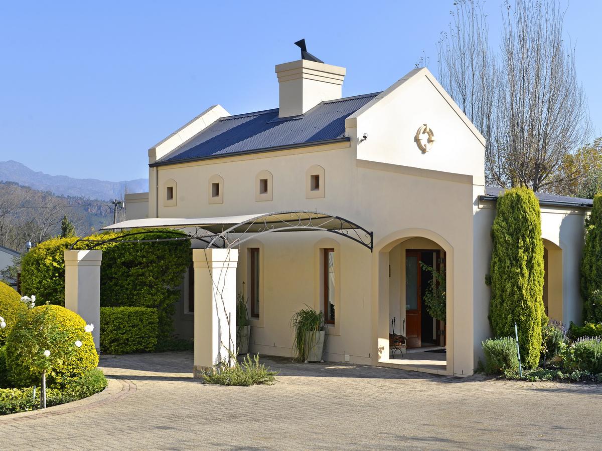 Vacation Hub International - VHI - Petit Plaisir Cottage