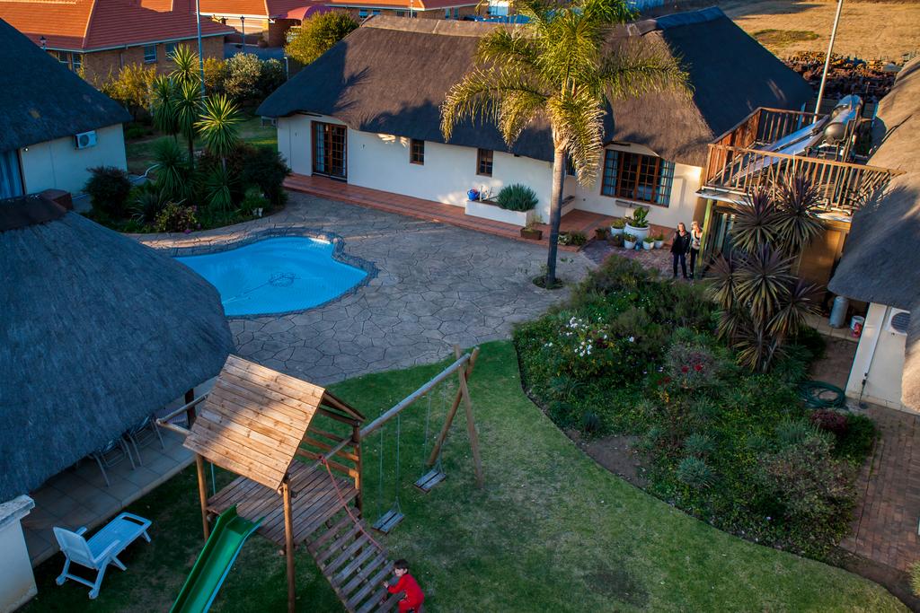 Vacation Hub International - VHI - 12 On Vaal B&B