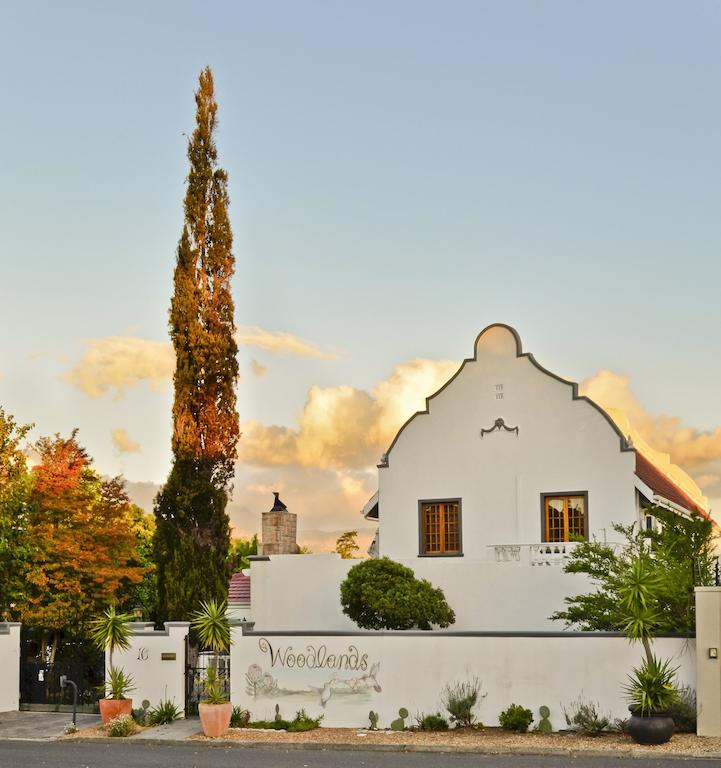 Vacation Hub International - VHI - Woodlands Guest House