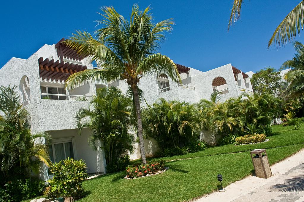 Vacation Hub International - VHI - Sunset Marina Resort & Yacht Club