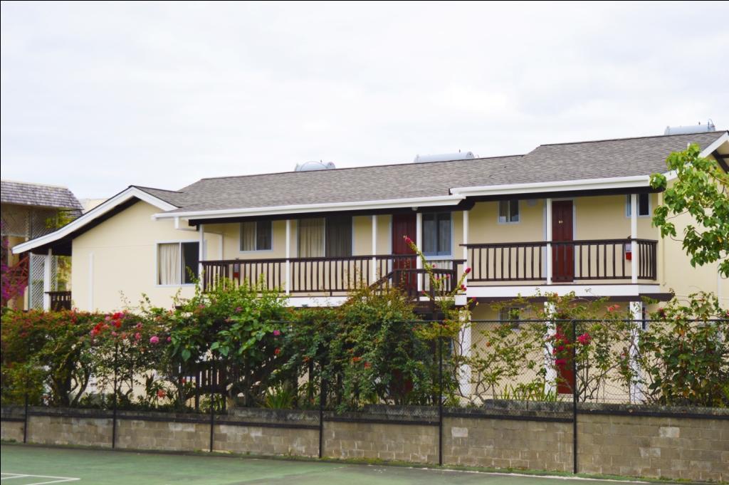 Vacation Hub International - VHI - The Edgewater Resort and Spa