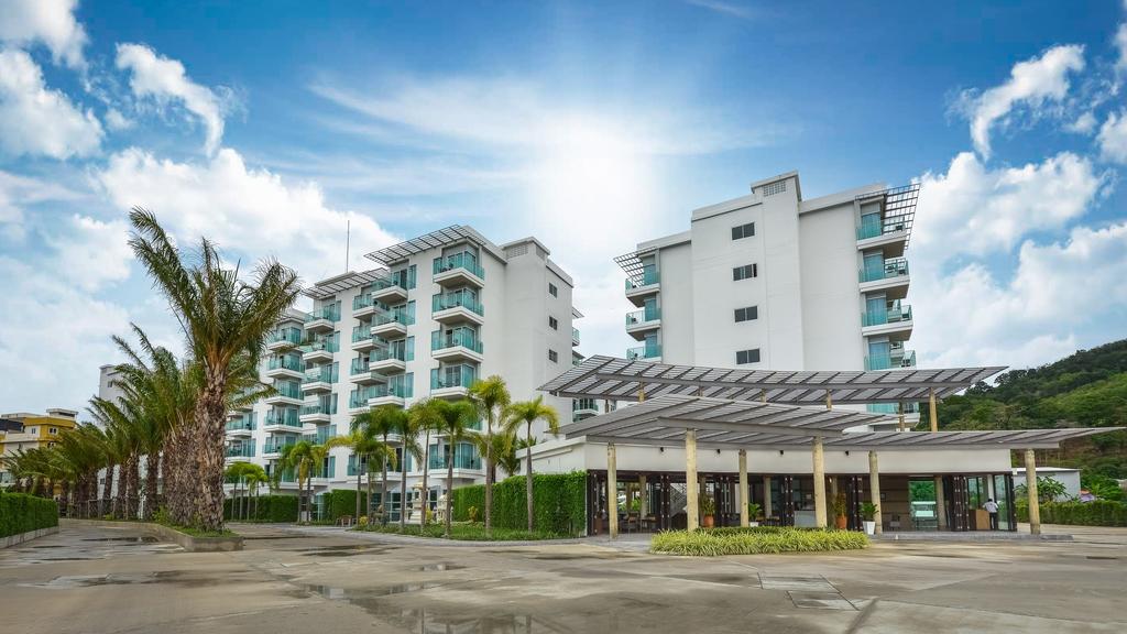 Vacation Hub International - VHI - Fishermen's Harbour Urban Resort