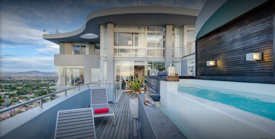Vacation Hub International - VHI - Penthouse on Beach