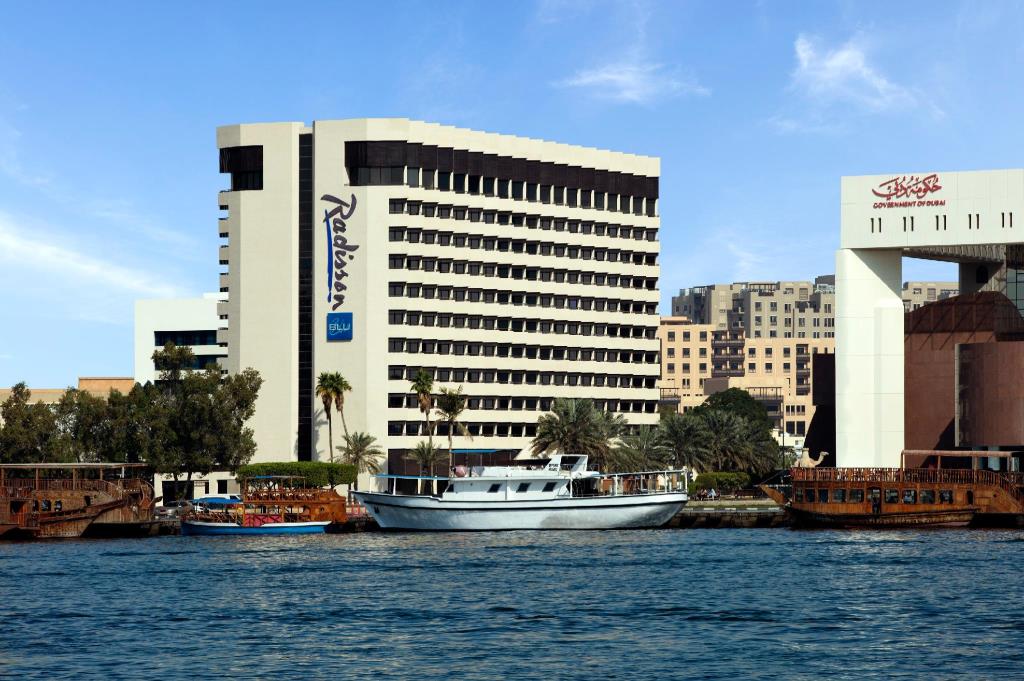Vacation Hub International - VHI - Radisson Blu Dubai Deira Creek