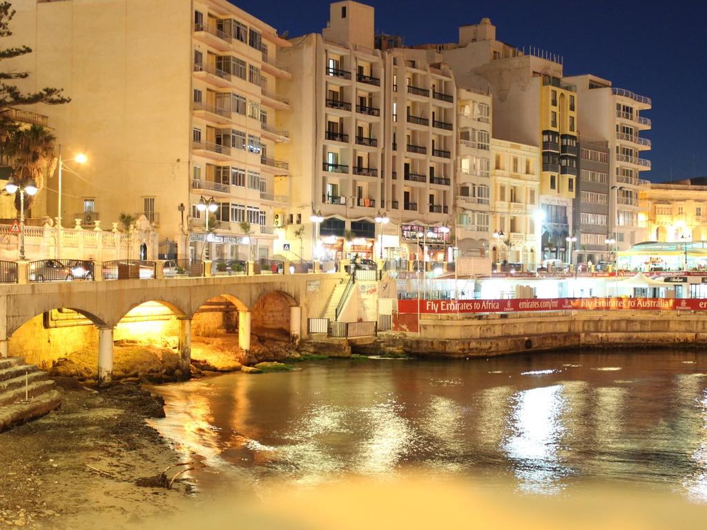Vacation Hub International - VHI - St Julian's Bay Hotel