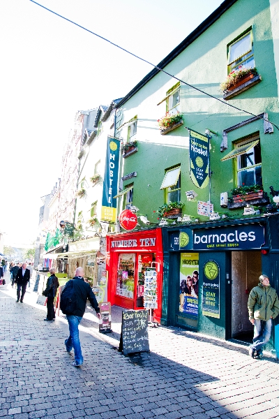 Vacation Hub International - VHI - Barnacles Hostel