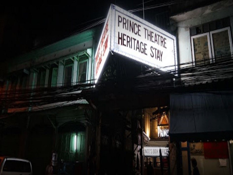 Vacation Hub International - VHI - Prince Theatre Heritage Stay