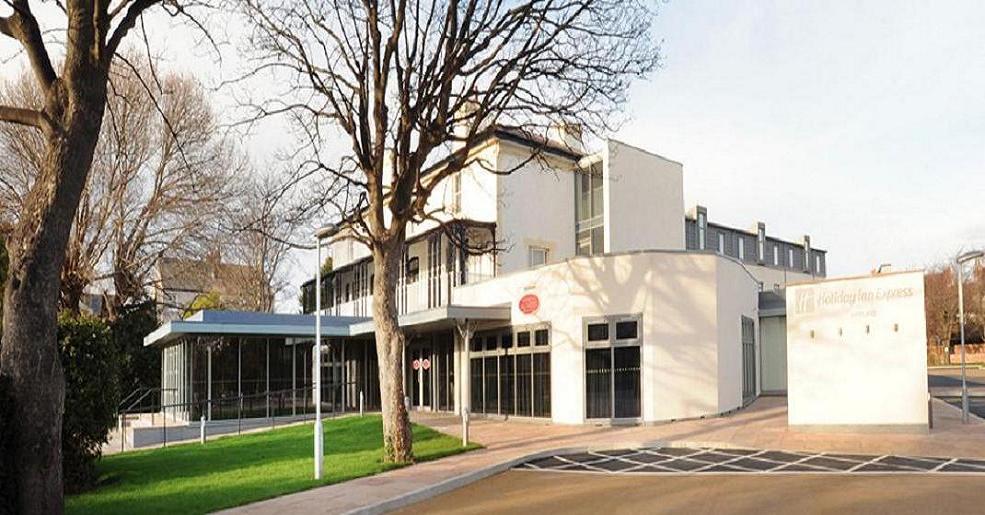 Vacation Hub International - VHI - Holiday Inn Express Liverpool - Hoylake