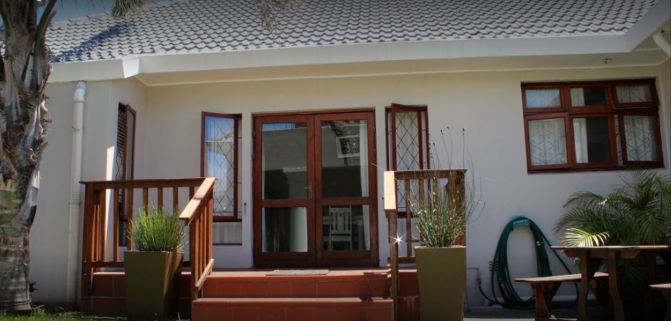 Vacation Hub International - VHI - Pollok Guest Lodge