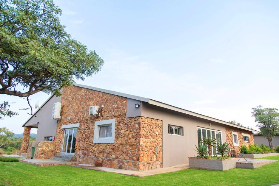 Vacation Hub International - VHI - Jahensu Safaris - Hillside Lodge