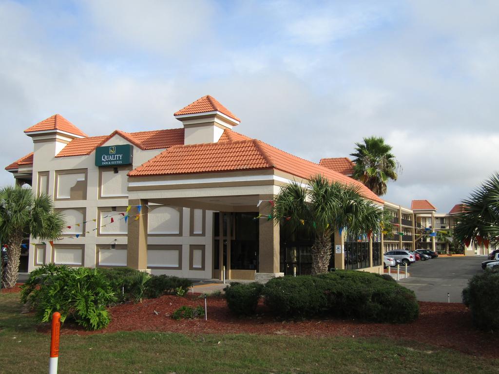 Vacation Hub International - VHI - Quality Inn & Suites Kissimmee By The Lake