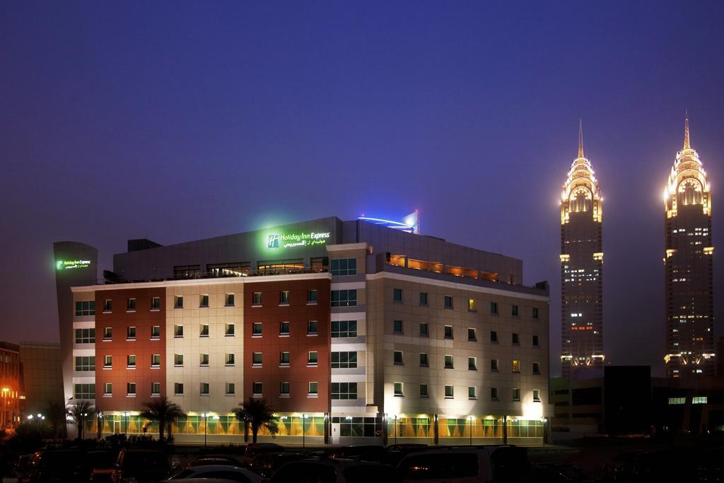 Vacation Hub International - VHI - Holiday Inn Express Dubai Internet City