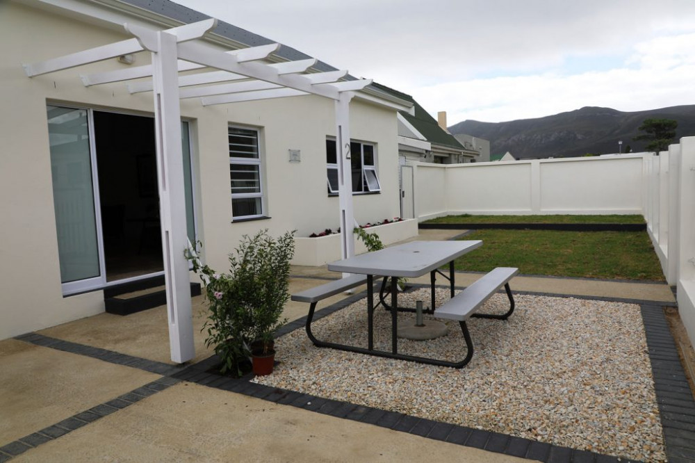 Vacation Hub International - VHI - Sandbaai Cottages