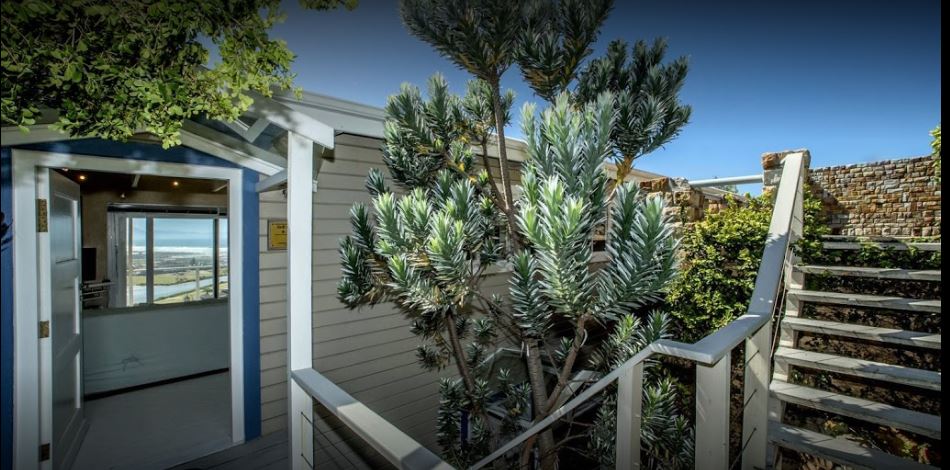 Vacation Hub International - VHI - Blue Bay View Guesthouse