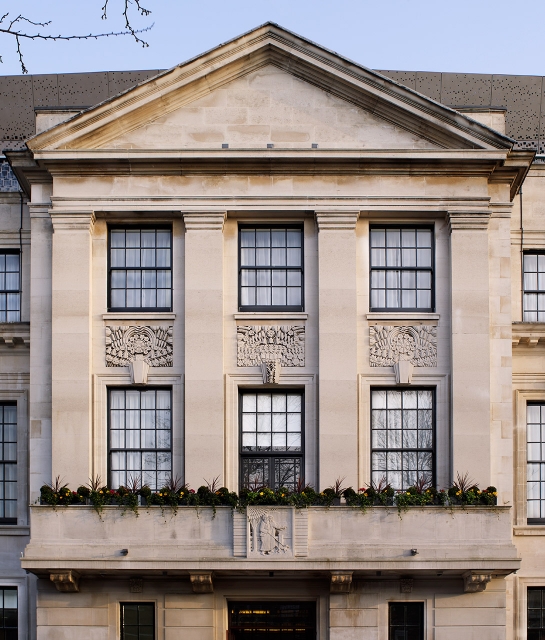 Vacation Hub International - VHI - Town Hall Hotel & Apartments