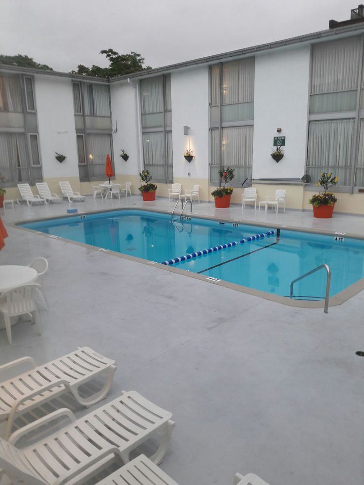 Vacation Hub International - VHI - The Midtown Hotel