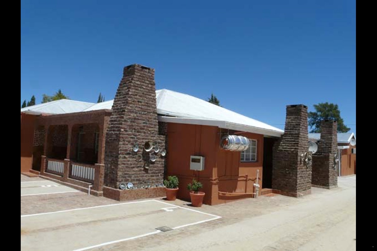 Vacation Hub International - VHI - Ikaia Africa Lodge - Out of Africa Guest Houses