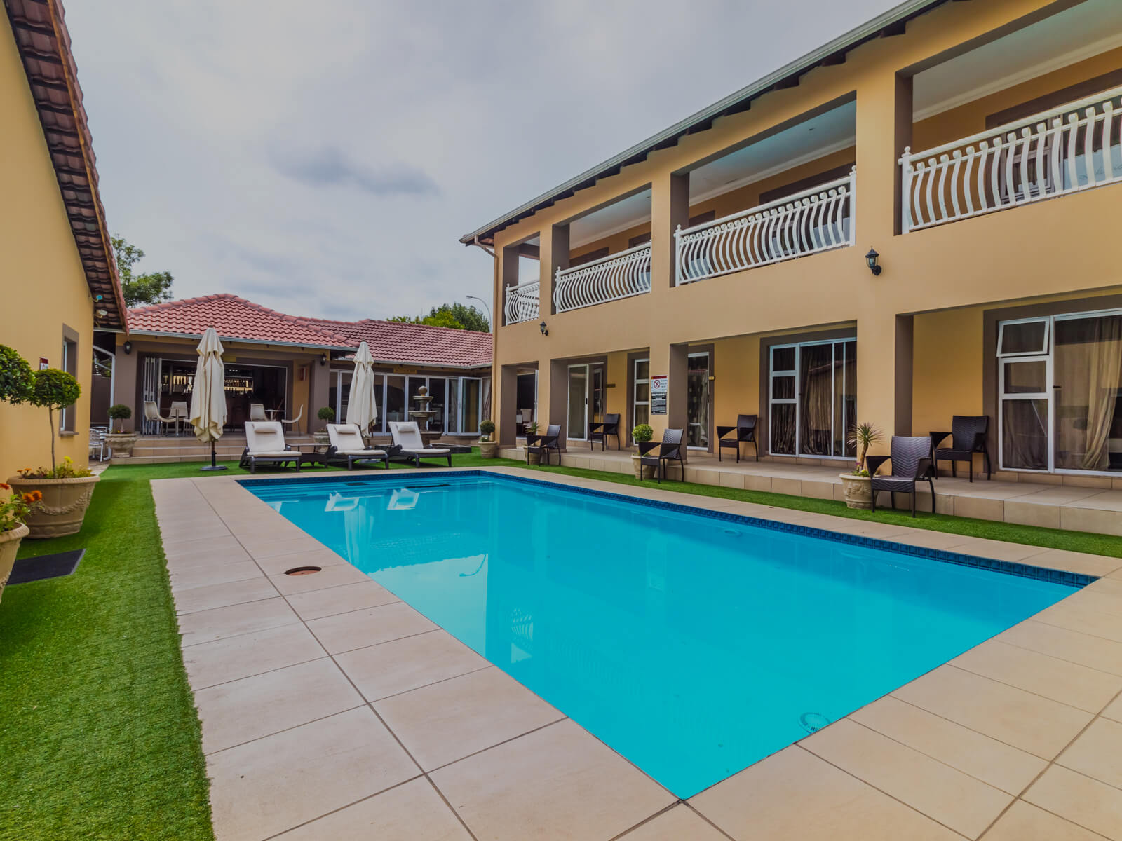 Vacation Hub International - VHI - Lakeview Boutique Hotel