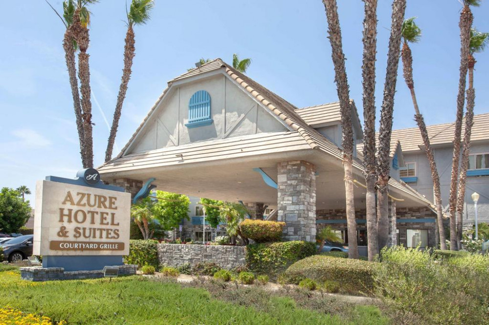 Vacation Hub International - VHI - Azure Hotel & Suites Ontario, A Trademark Collection Hotel