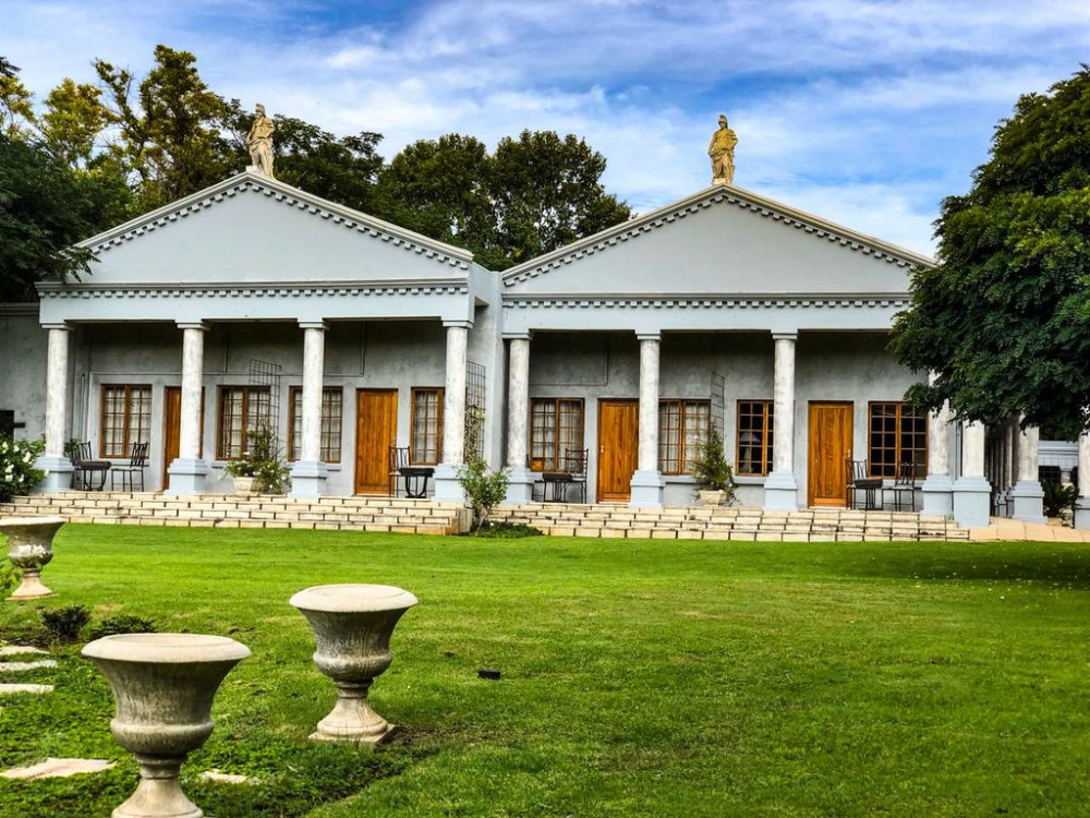 Vacation Hub International - VHI - Ancient Emperor Guest Estate