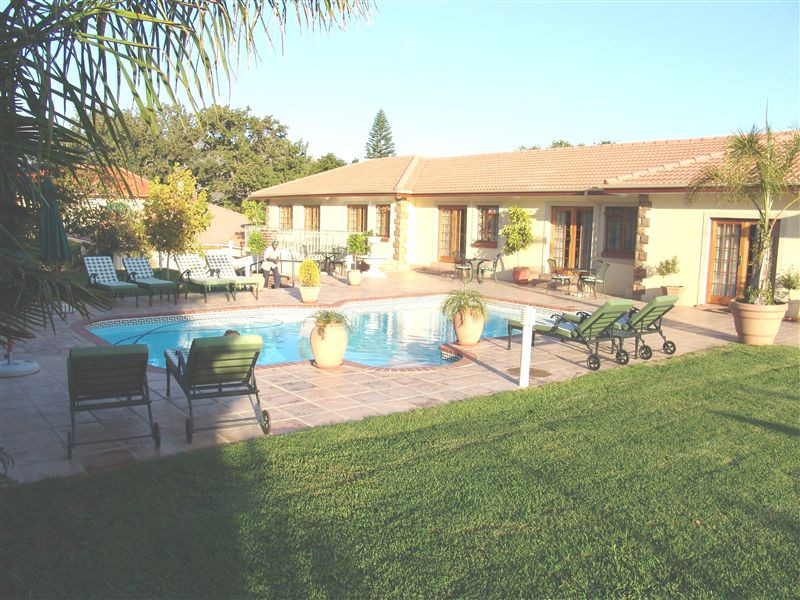 Vacation Hub International - VHI - Oak Tree Lodge