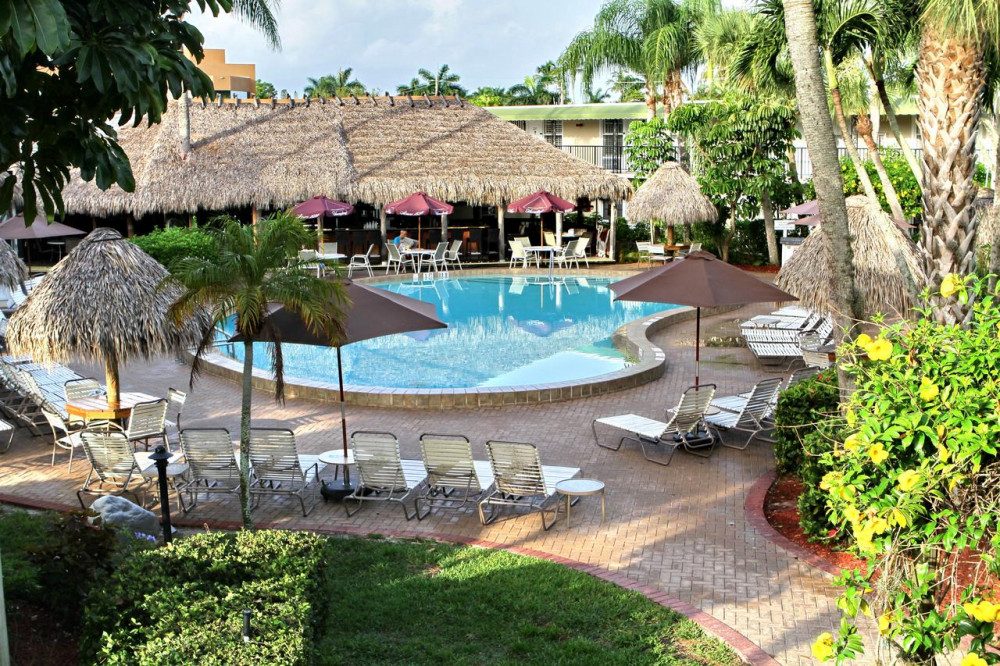 Vacation Hub International - VHI - Gulfcoast Inn Naples